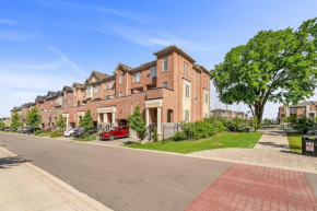 Bright End-Unit Townhouse